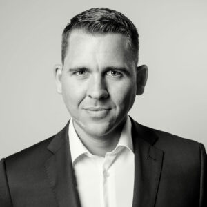 dte-consult-portrait_simon_doerr__4023